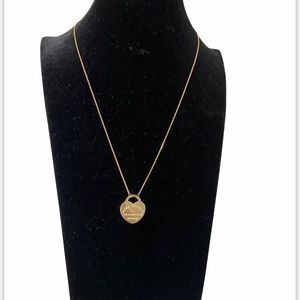 HEART PENDANT ON CHAIN 18 karat gold